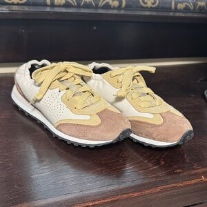 P448 sneakers. Excellent like new condition